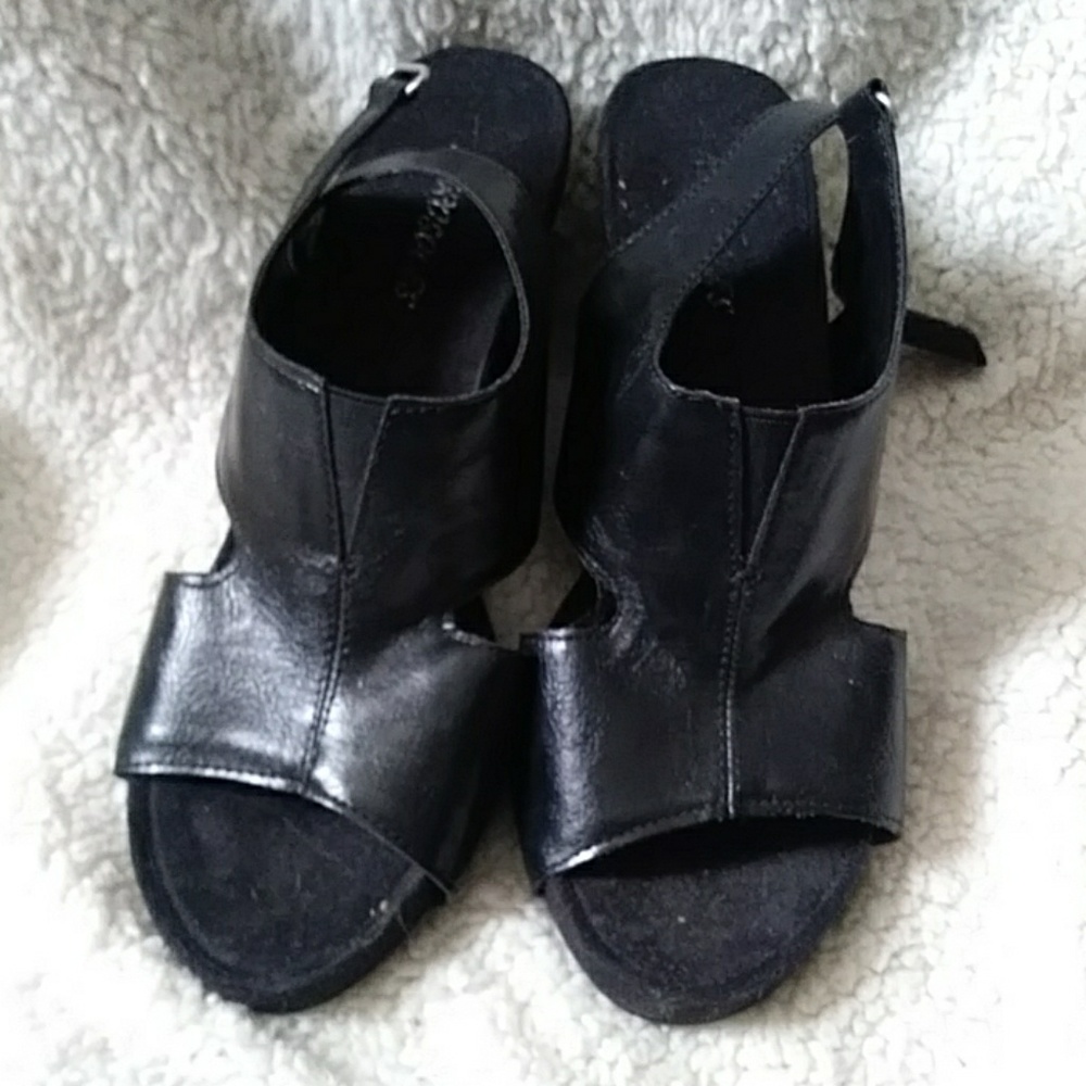Sandles